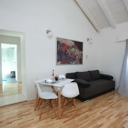 Kuce Za Odmor Brkic *