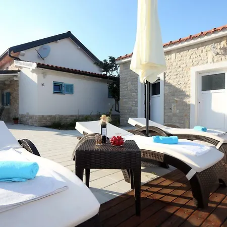 Kuce Za Odmor Brkic 罗佐瓦克