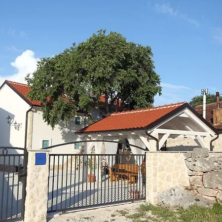 Kuce Za Odmor Brkic 公寓 罗佐瓦克