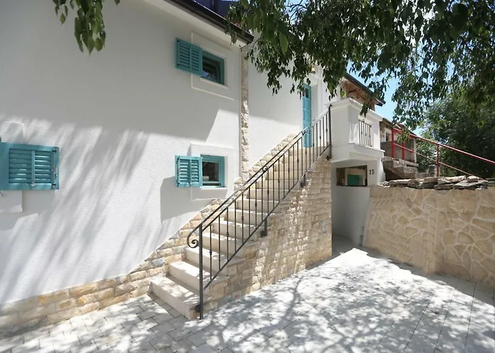 Kuce Za Odmor Brkic לוזובאק