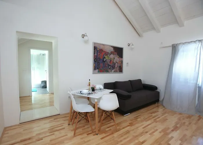 Kuce Za Odmor Brkic *